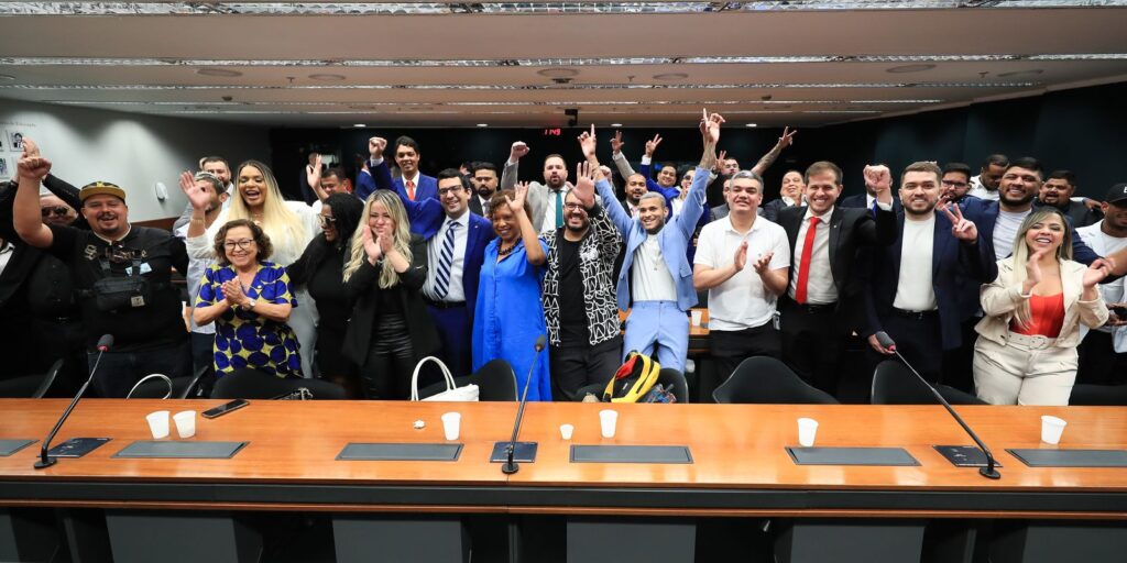 lei-institui-data-de-nascimento-de-reginaldo-rossi-como-dia-do-brega