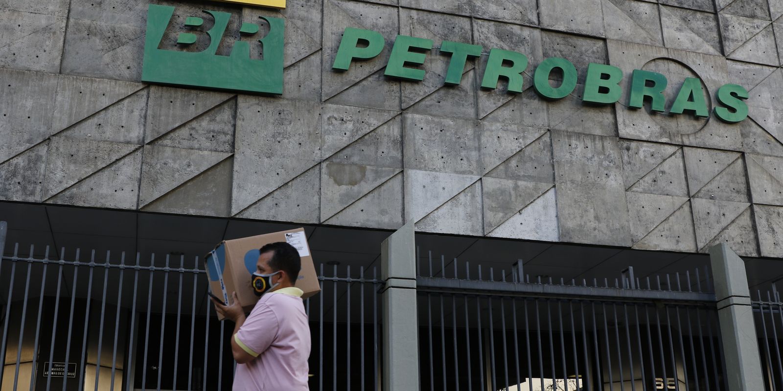 petrobras-assina-acordo-e-reassumira-duas-fabricas-de-fertilizantes