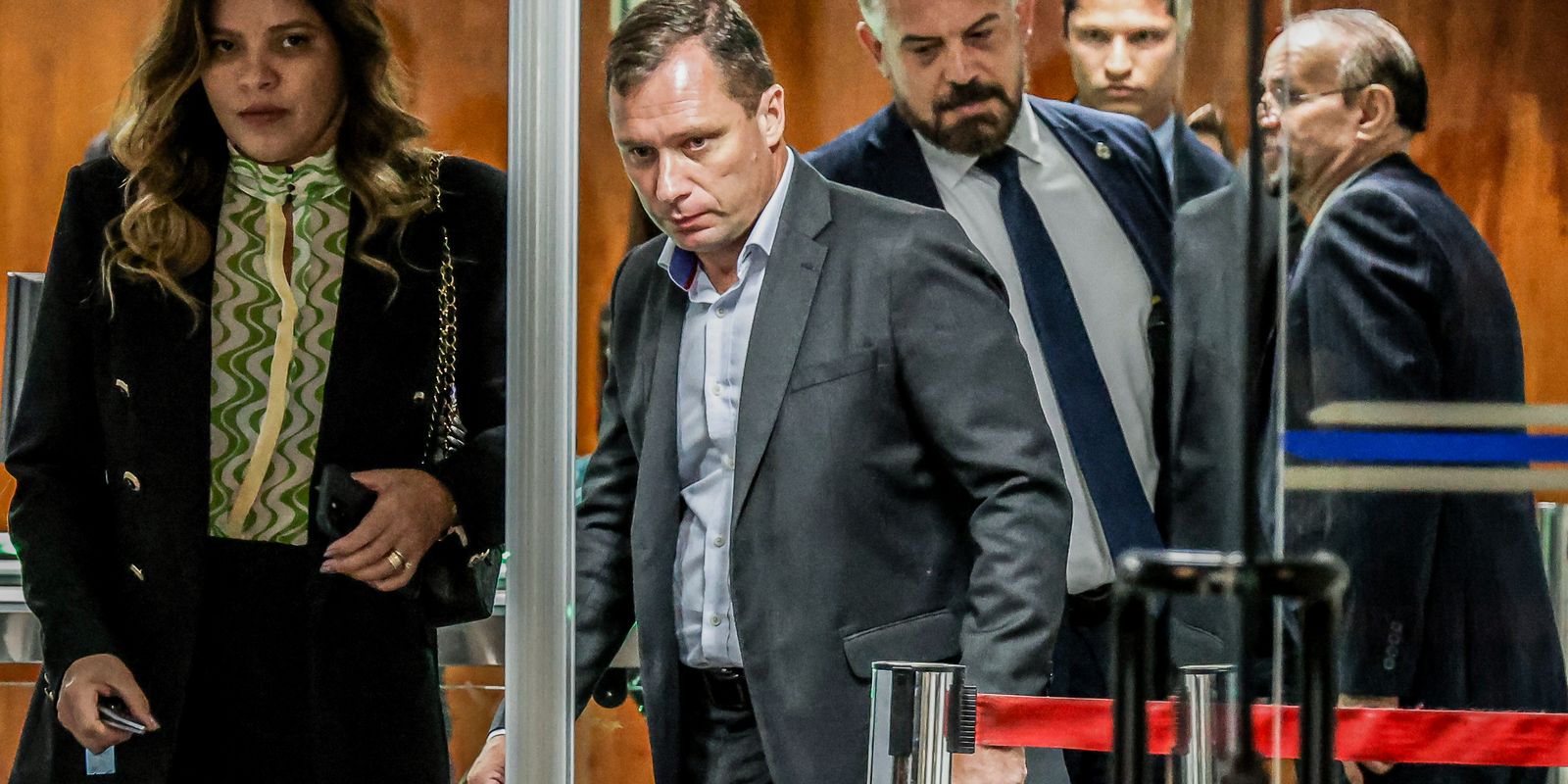 trama-golpista:-defesa-de-mauro-cid-pede-ao-stf-extincao-da-pena