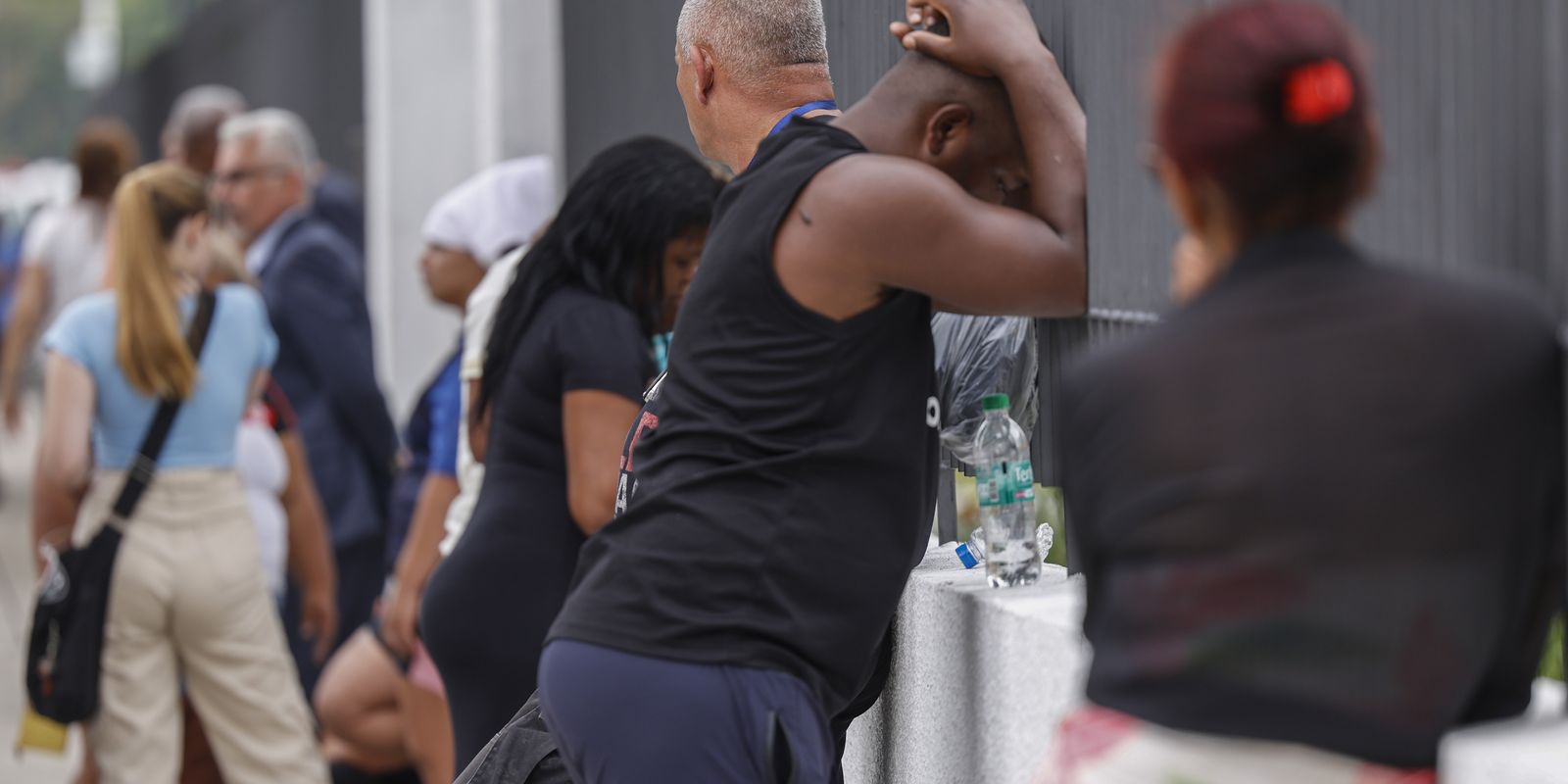 rio-de-janeiro-vive-clima-de-tensao-no-dia-seguinte-a-megaoperacao