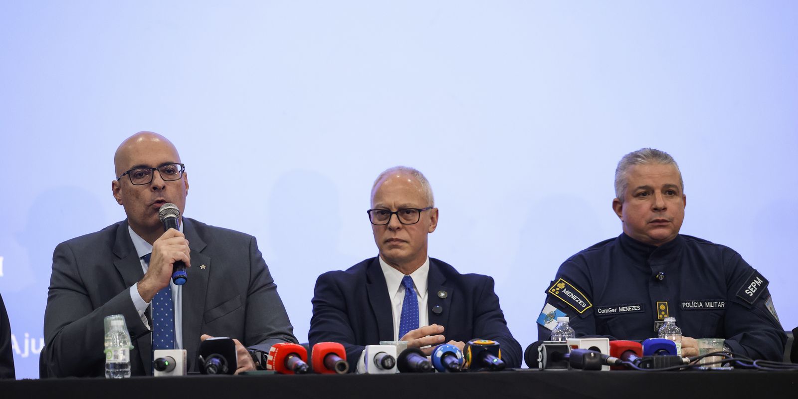 governo-do-rio-estima-119-mortes;-moradores-retiram-corpos-da-mata