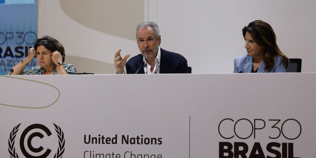 cop30-ja-fechou-compromissos-e-negociacoes-continuam-nesta-terca-feira