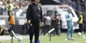 tecnico-lucas-piccinato-e-demitido-da-equipe-feminina-do-corinthians