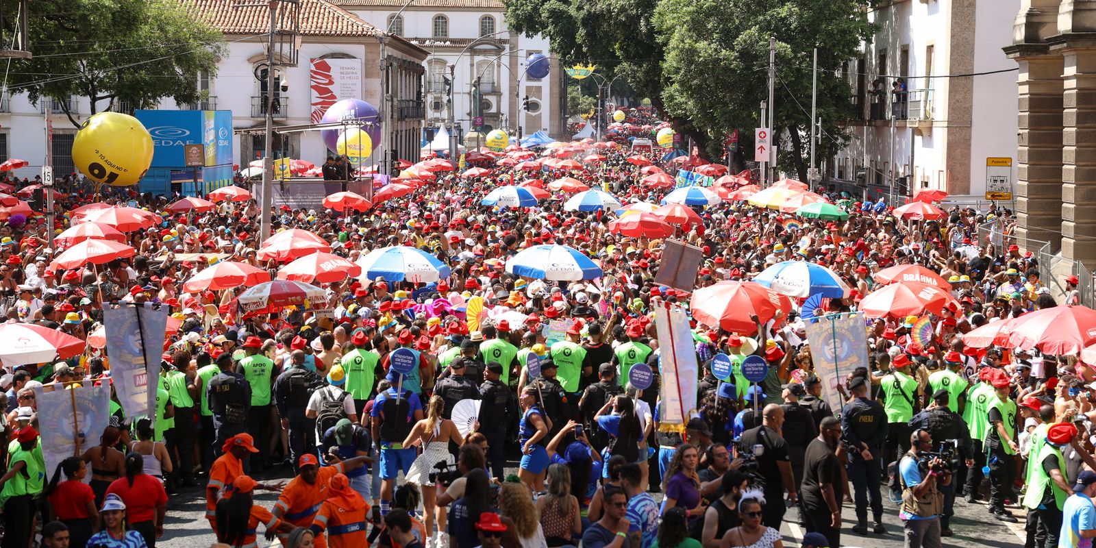 carnaval-teve-menos-furtos-e-roubos-de-celulares,-diz-governo-do-rio