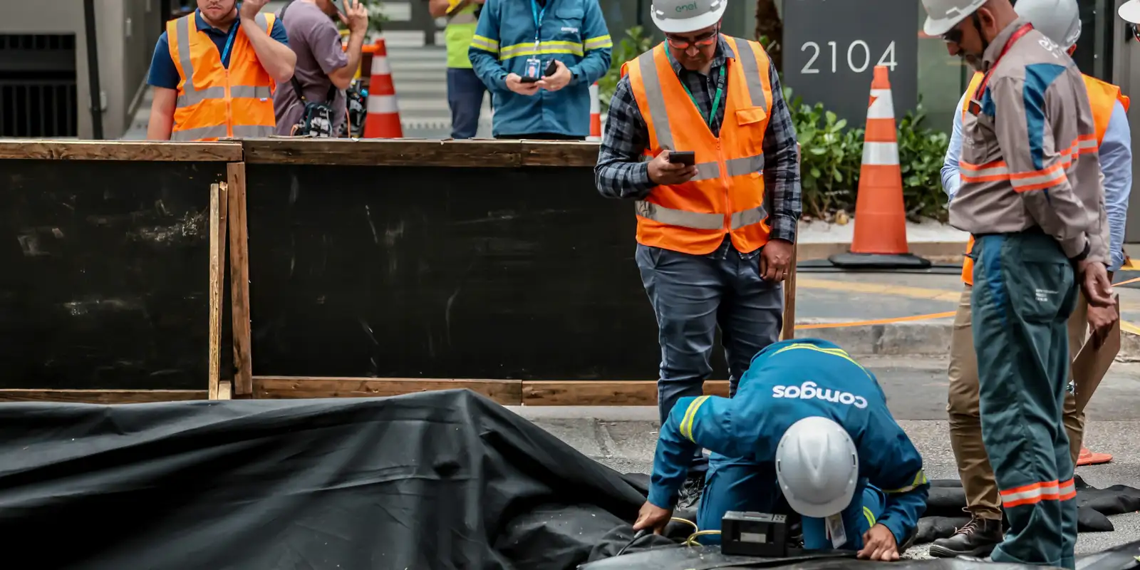 enel-constata-gas-no-buraco-aberto-por-explosao-na-rua-da-consolacao