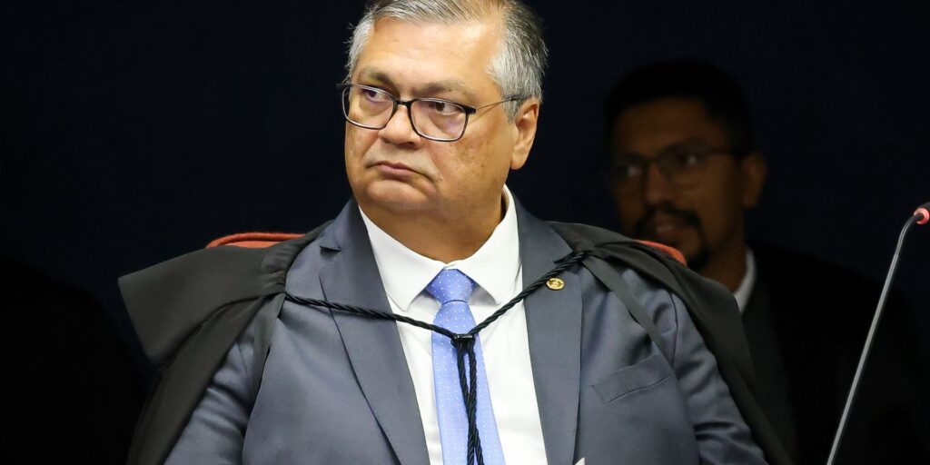 dino-proibe-saques-em-especie-de-emendas-parlamentares