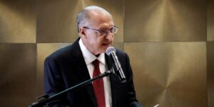 alckmin-deixara-ministerio-em-abril,-mas-seguira-como-vice