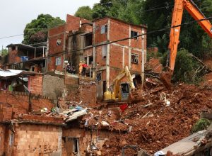 mg:-numero-de-mortes-sobe-para-65;-quatro-pessoas-seguem-desaparecidas